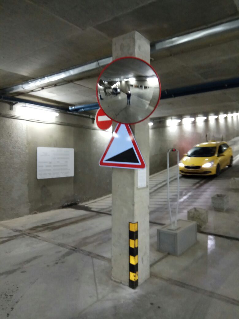 ЗеркалаПаркинг201802-Фото1-Выезд1Этаж